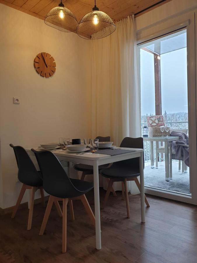 Apartman 12 Stozec Luaran gambar